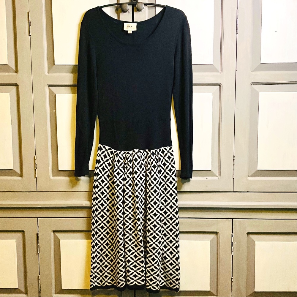 Black and white long sleeve sweater dress here comes Fall!